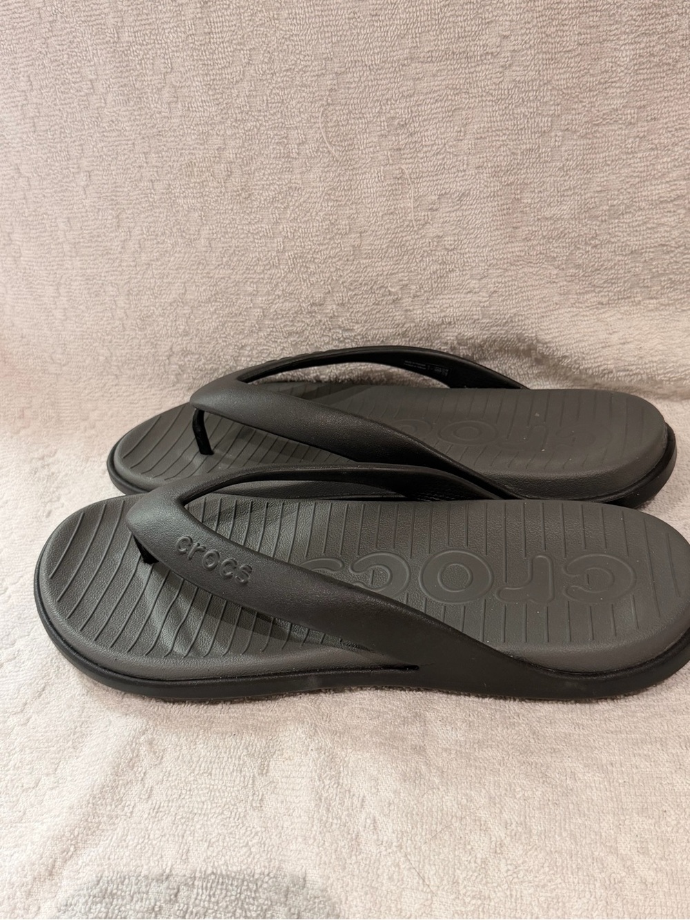 Crocs FlipFlop Sandales in Size 7 M
